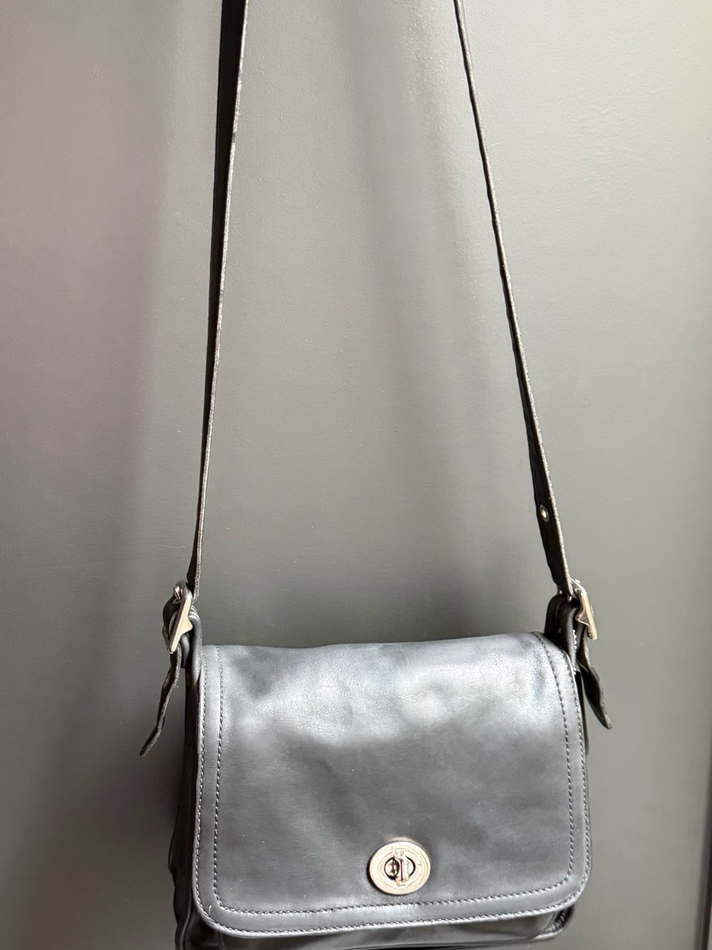 Coach Rambler Legacy 2012
Archive Collection-black leather - Picture 2 of 13